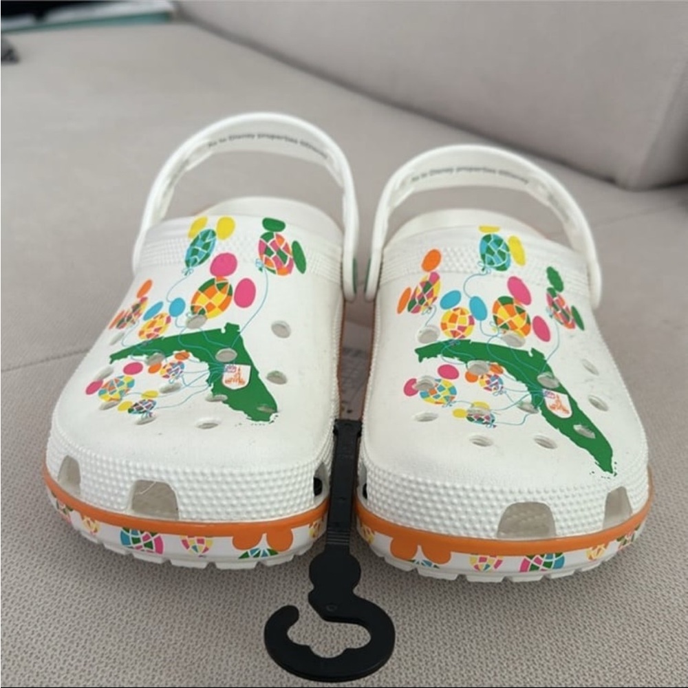 DISNEY X CROCS VAULT COLLECTION DISNEYWORLD FLORIDA WHITE NWT SIZE M7 W9 - Picture 5 of 12